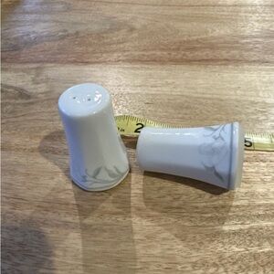 Elegant vintage salt and Pepper Shakers